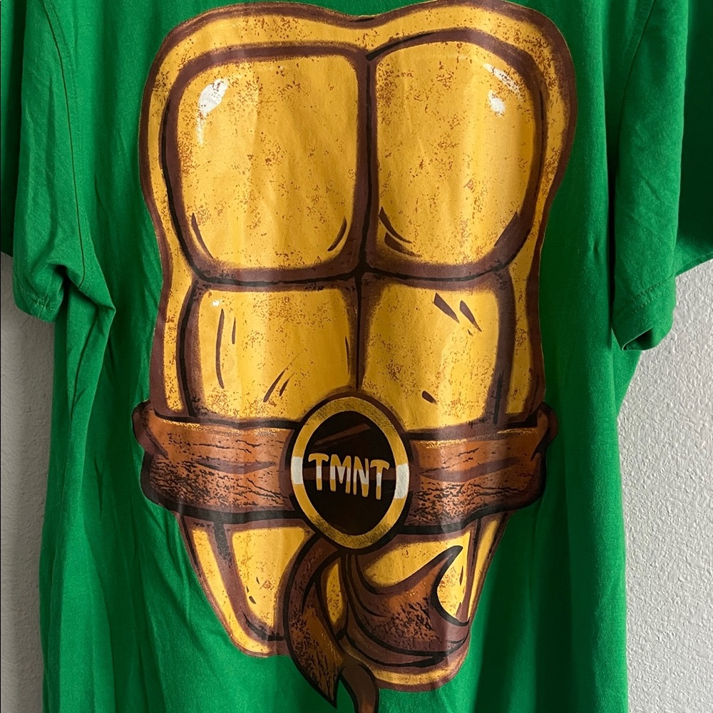 Spirit Halloween Green Graphic Tee - Picture 4 of 5